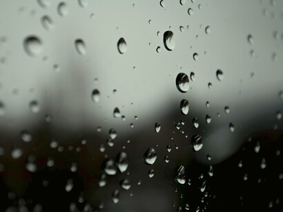 Inquietava-se constantemente. A morte era a única coisa de que não conseguiria guardar memória — logo a que mais importava. A morte como um corte de eletricidade, súbito, inapelável. O que mais o afligia, como escritor, era chegar a um ponto em que não tivesse mais nada para dizer