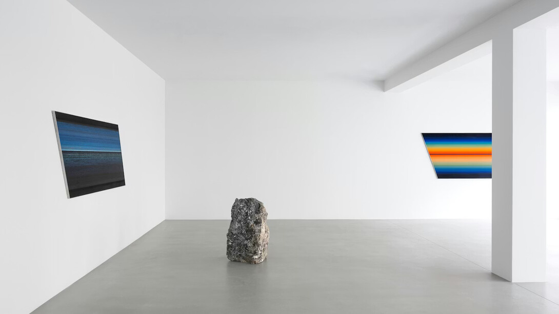 Michel François, Rotopaintings and yawning stones, exhibition view. Courtesy of Xavier Hufkens
