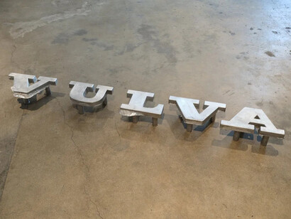 Fiona Banner aka The Vanity Press, Time, the anti-hero, exhibition view. Courtesy of 1301PE