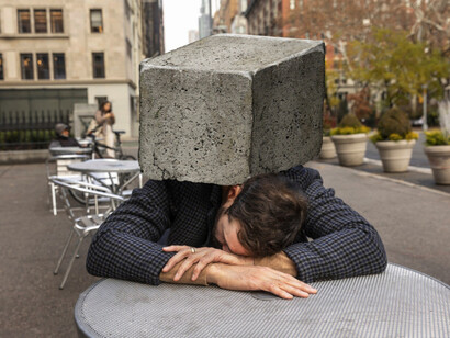 El aburrimiento parece una derrota. Un fallo del sistema. Una señal de que no estamos “aprovechando el tiempo”