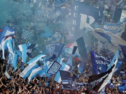 Per i napoletani, questo trionfo ha avuto un valore che va oltre il calcio: è stato un riscatto sociale, culturale e identitario, simbolo di una città che non smette mai di lottare