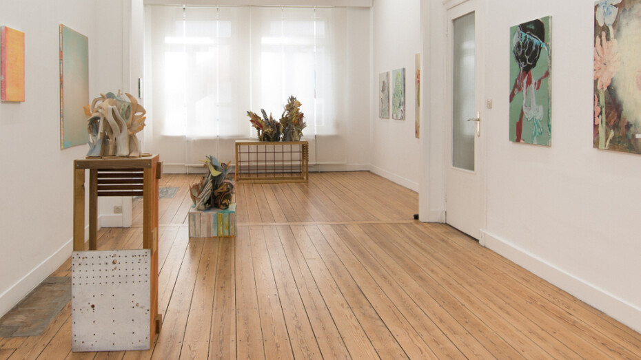 Various artists, The quiet between things, exhibition view. Courtesy of Eva Steynen Gallery 