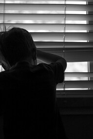 "¿Cuándo vuelve papá?", pregunta la nieta. "Cuando afloje la tormenta", le contesto. Pero eso nunca sucederá