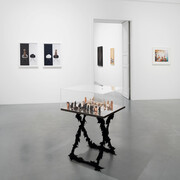 Various artists, Un siècle d'échecs, exhibition view. Courtesy of Perrotin 