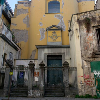 La chiesa dei Santi Demetrio e Bonifacio a Napoli, Italia