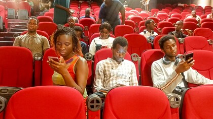 Proyección del documental "Dahomey" de Mati Diop en Dakar, Senegal