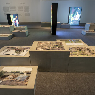 Artistes variés, We refuse_d, vue de l'exposition. Avec l'aimable autorisation de M HKA