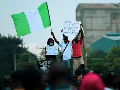 Mobilisation citoyenne au Nigeria, alors que les frappes américaines ravivent les discussions sur la souveraineté et la gouvernance sécuritaire