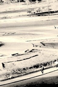 Indignos en la plaza más digna de Chile: Piñera y los que le guardan la espalda 