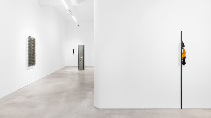 Belén Uriel, Wandering moths, exhibition view. Courtesy of Galeria Madragoa