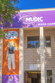 Museo Didáctico e Interactivo de Ciencias de la Vega Baja, con salas de experiencias, talleres de ciencia y tecnología, además de un jardín científico, un planetario y un huerto. Orihuela, España