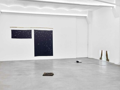 Esther Kläs, Fitting, what, exhibition view. Courtesy of SpazioA