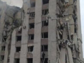 Deapués del bombardeo. Dormitorio en Chernigov tras el ataque aéreo ruso del 13 de marzo de 2022