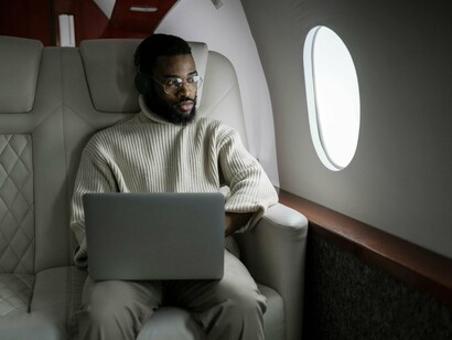 Simples até a entrada do aeroporto. A partir daí a balbúrdia se inicia! A alça de acesso ao aeroporto para quem vem de carro desde Interlagos é uma curva em 90°