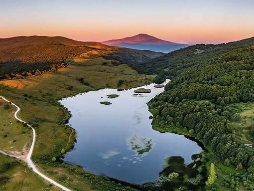 Tramonto al Lago Biviere, Nebrodi, Italia © Antonino Bartuccio