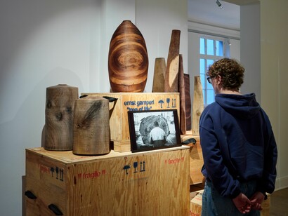 Ernst Gamperl, Contemporary craft, ausstellungsansicht. Mit freundlicher genehmigung des Museums für Kunst und Gewerbe Hamburg