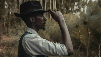 Explorando a selvageria emocional: mergulhe na densa floresta das relações humanas. Descubra os desafios, prazeres e perigos que cercam o coração humano nesta jornada pela dualidade do amor e da selvageria