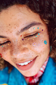 Targeting Gen Z and fashion-forward individuals, GLO-UP uses social media insights to connect with its audience