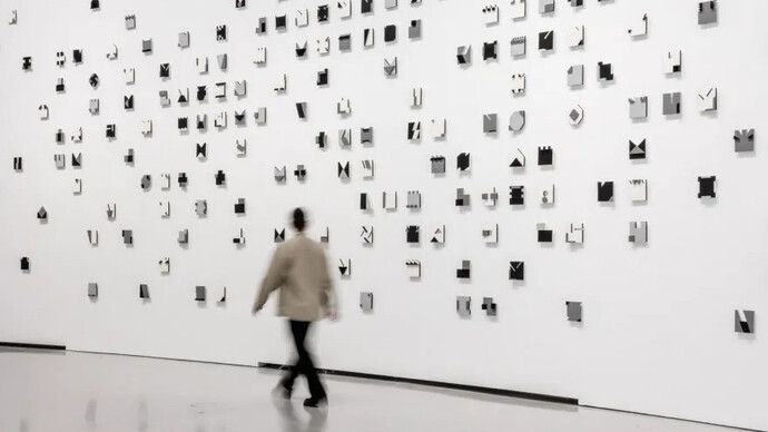 Lygia Pape, Tisser l’espace, vue d'exposition. Avec l'aimable autorisation de la Bourse de Commerce