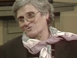 En aquella mesa, rodeada de trajes y suficiencia, sentenció que no iba al Congreso “por deporte”, sino porque el hambre obliga a decir la verdad sin pedir permiso