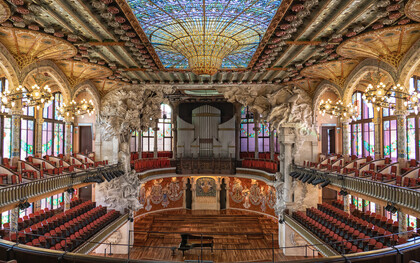 El Palacio de la Música Catalana es una sala de conciertos en Barcelona. Diseñado en estilo modernista catalán por el arquitecto Lluís Domènech i Montaner y fue construido entre 1905 y 1908, Barcelona, ​​Cataluña, España