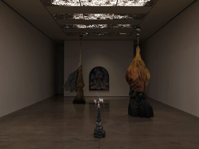 Marguerite Humeau, scintille, exhibition view. Courtesy of White Cube