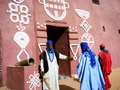 L’échange entre générations et communautés incarne l’esprit participatif de la Stratégie Nationale pour l’Émergence et le Développement Durable, un Mali uni, concerté, et tourné vers la co-construction de son destin