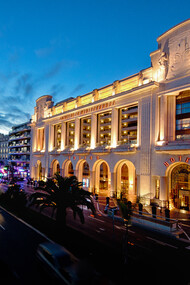 Façade by night © Wilfried Hamel-Raison