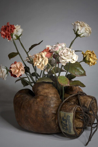 Bertozzi & Casoni, Preghiera, 2022, ceramica policroma. Courtesy Bertozzi & Casoni