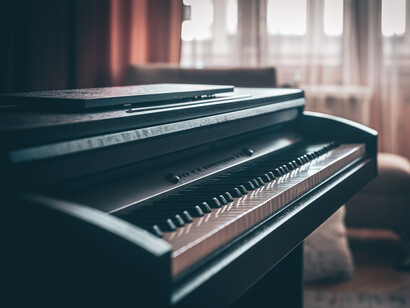 Quienes la conocieron en Got Talent Uruguay recuerdan su presencia escénica serena y su voz poderosa, que emocionó al público