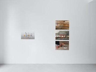 Cecilia Vicuña, Arch future, exhibition view. Courtesy of Xavier Hufkens Gallery