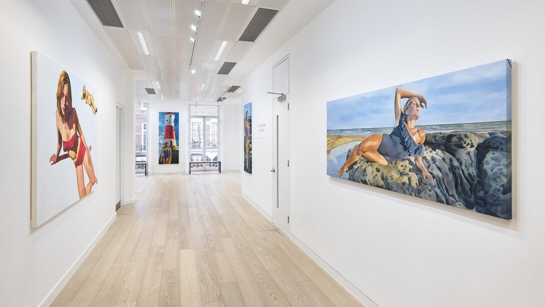 Emilia Momen, Bathers, exhibition view. Courtesy of Ronchini Gallery