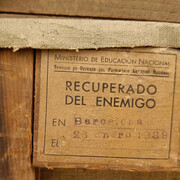 Etiqueta de Recuperado del enemigo. Cortesía del Museu Nacional d’Art de Catalunya