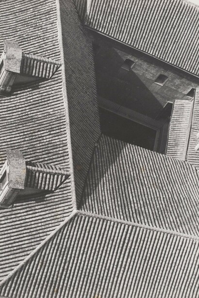 Geraldo de Barros b.1923, Granada, Spain 1951, Photograph, gelatin silver print on paper, 40 x 29.9 cm, Lent by the American Fund for the Tate Gallery, courtesy of the Latin American Acquisitions, committee 2010, © Fabiana de Barros
