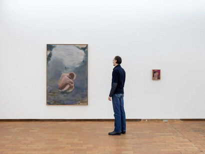 Mads Hilbert, Jordkammerater (Dirt comrades), exhibition view. Courtesy of V1 Gallery