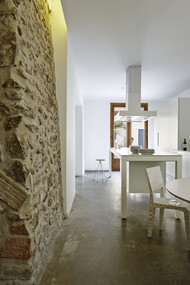 Reforma integral de una casa en Falset. Autor: Estudio Vilablanch. Foto: Eugeni Pons
