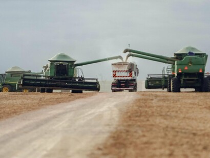 O Casino Brazé quase sempre teve amadores no Comércio Exterior e, quando temporariamente não os teve, atrapalharam-se, desagregaram e enterraram. Foi o caso do contemporáneo Plano Real. Exportadores de carnes viraram ministros da pasta; banqueiros, de câmbio; e, posteriormente um exportador têxtil, chegou a vice-presidente, também para combater a importação chinesa. Quando avisados e alertados, não tinham capacidades para tal discernimento diplomático económico?
