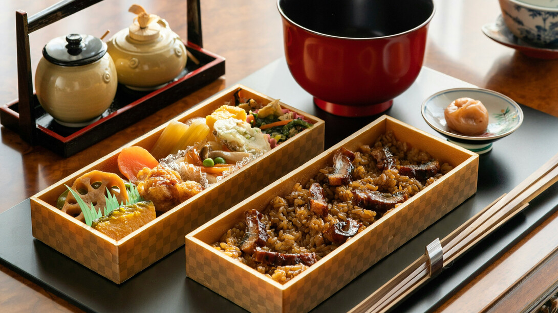 La boutique de iRasshai offre bien plus que des produits : elle invite à emporter chez soi un fragment du Japon, une œuvre d'art qui prolonge l'expérience culinaire