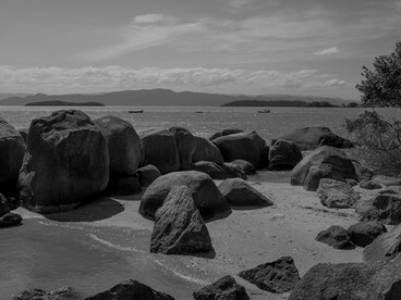 Como os retrocessos anteriores, comprovadamente retrógrados e improdutivos, são desmentidos pela volta do caminho pujante, na ciência comprovada e atualizada, que acelera ao moderno. Todos mudos, sem reconhecer o verdadeiro novo, por vergonha de terem insistido no falso antigo