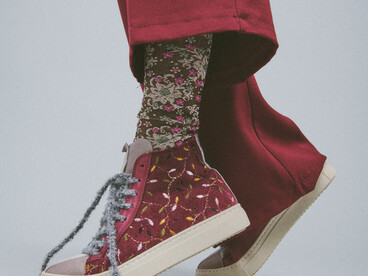 TVL | TheVerticaLine FW2526 Sneaker unisex high-top con tomaia in pelle nubuck e velluto liscio ricamato