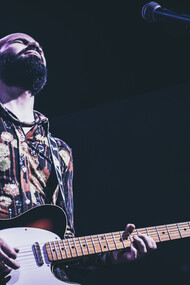 Musica. Durezza apparente e cuore d'oro sono le parole d'ordine della calabresità. Credo che nella mia musica ci sia tutto questo. C'è anche l'impeto di vivere in maniera totalizzante e, nello stesso tempo, l'introspezione e la riservatezza