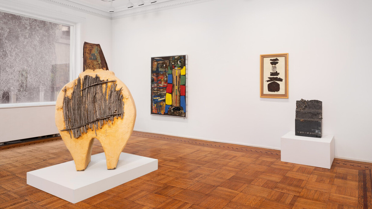 Various artists, Poetry as politics: seeing beyond the object, exhibition view. Courtesy of Tilton Gallery