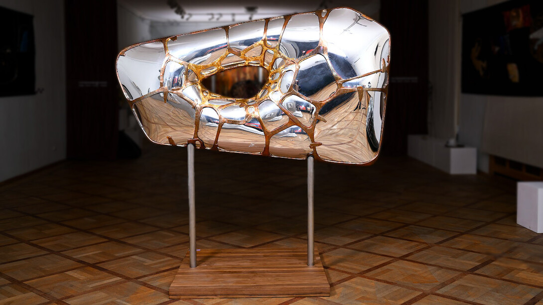 Konstantin Kartashevsky, Spheres and reflections. Courtesy of Erarta Museum