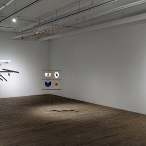 Bruno Munari, Macchine inutili (Useless machines), exhibition view. Courtesy of kaufmann repetto