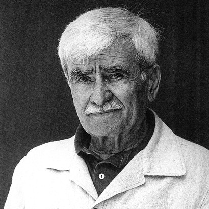 La sua ricerca ha trasformato la materia in linguaggio artistico, rendendolo uno dei protagonisti dell’arte contemporanea internazionale