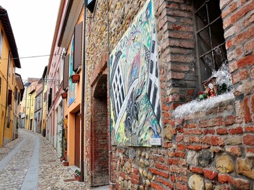 Per le stradine di Dozza, Emilia-Romagna, Italia
