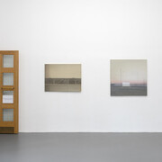 Verschiedene künstler, Stadtbilder, ausstellungsansicht. Mit freundlicher genehmigung der Galerie Poll