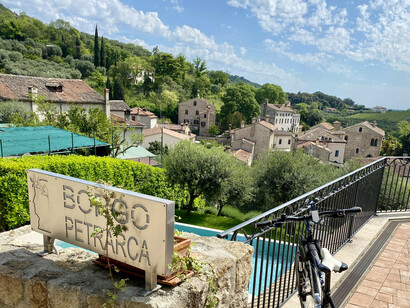 Esterno di Borgo Petrarca, Arquà Petrarca (PD), Italia