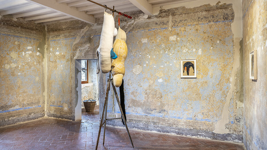 Berlinde De Bruyckere, Same old, same old, veduta dell’esposizione. Cortesia della Galleria Continua