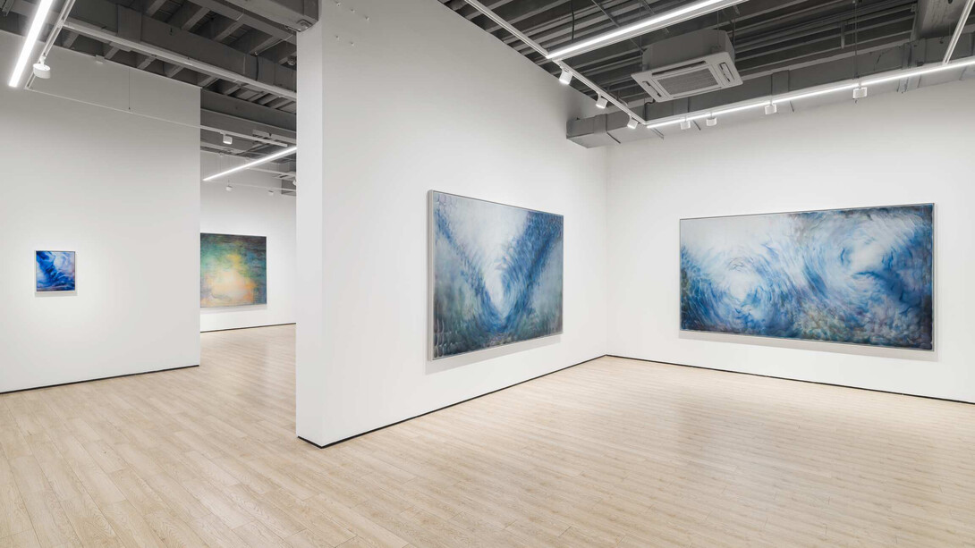 Oliver Beer, Three Nymphéas, exhibition view. Courtesy of Almine Rech